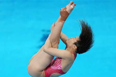 China continues its diving dominance, winning gold and silver in women’s 3-meter springboard.