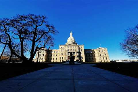 Trump discussed having local law enforcement seize election machines with Mich. lawmakers ⋆