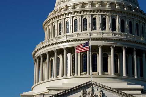 The US Senate is seeking swift passage of an interim law to avert the government shutdown