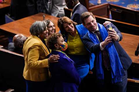 At the State of the Union, Dressing for Ukrainian Solidarity