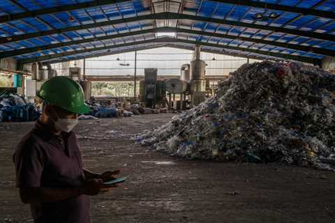 Vietnam looks for options to plastic contamination where federal government is stopping working | ..