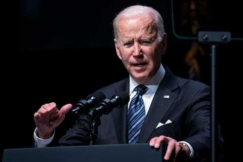 Biden Extols Mondale as ‘One of the Great Giants of American History’