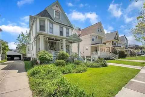 A Victorian Ohio with so many doilies you don’t even notice all the creepy dolls