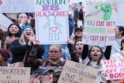 Indiana Democrats Discuss Roe v. Abortion Legislation  Wade decision