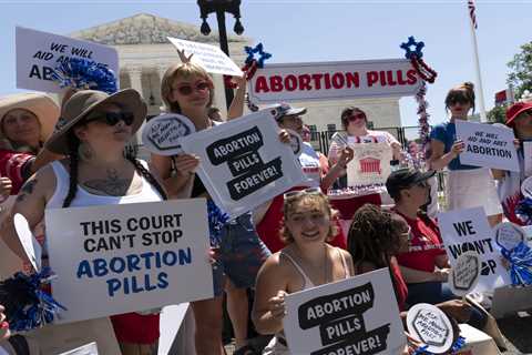 Americans scramble for abortions in states that have banned it