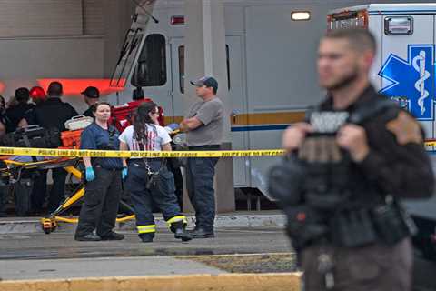 Witnesses describe the chaos of shootings at the food court in an Indiana mall