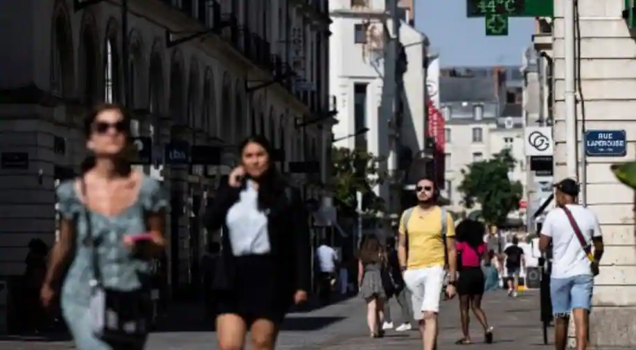 The UK is witnessing an extreme heatwave, the temperature is expected to reach 42C