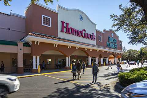 TSCG Brokers $10.4M Sale of Grocery-Anchored Shopping Center in Southwest Florida