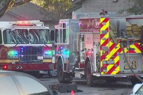 Multiple agencies responding to brush fire in East Austin