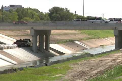 Meyerland neighborhood continues to recover after hurricane damaged homes, businesses