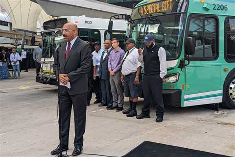 DDOT gets $6.9M federal grant for electric buses, charging gear