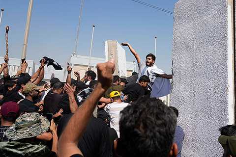 Riots kill at least 12 in Baghdad’s Green Zone – •