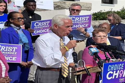 Crist pivots to abortion rights as DeSantis defends flights to Martha’s Vineyard