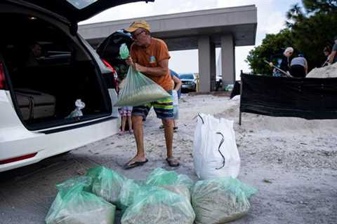 Naples, Florida under tropical storm watch