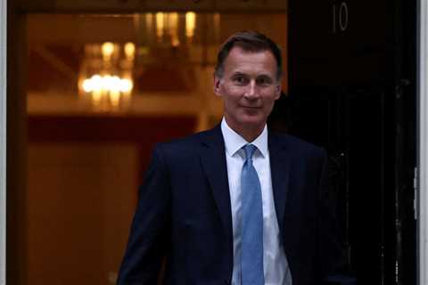 UK finance minister Hunt vows to win back financial market trust