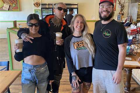 Kourtney Kardashian and Travis Barker make a surprise visit to Lakewood’s Cleveland Vegan