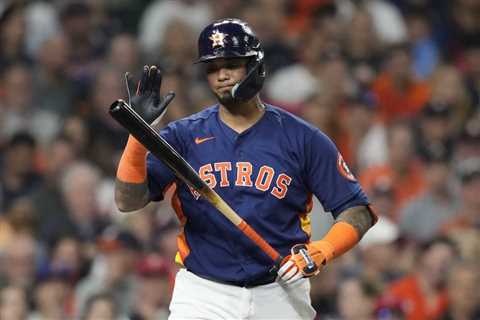 MLB declared Astros’ Martin Maldonado’s bat illegal