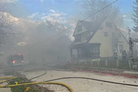 Garage fire spreads to 4 houses in East Cleveland on Saturday