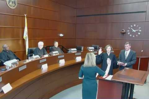 Illinois Supreme Court swears in new justice