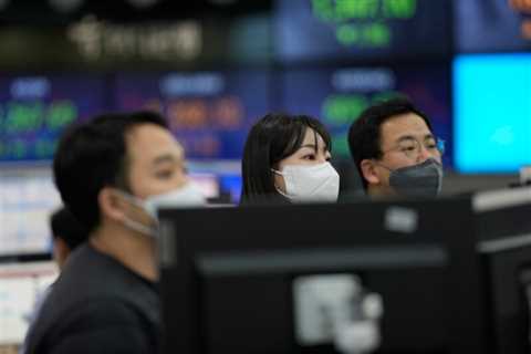 Asian stocks extend losses after Wall Street decline