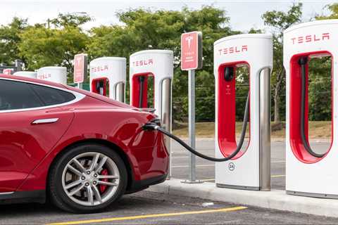 Siblings Say They Charged Rented Tesla 6 Times in One Day