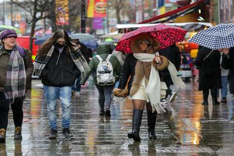 UK weather – Brits hit with warning for 70mph gale force winds and heavy rain this weekend