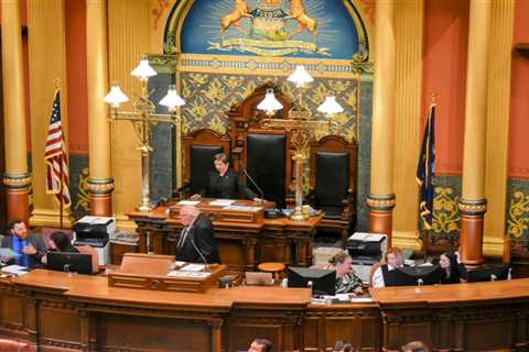 New Democratic majority kicks off session with bills axing Right to Work, 1931 abortion ban ⋆