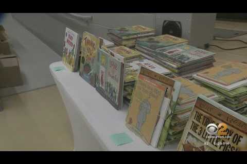 Students at Paterson P.S. 16 receive free book bundles