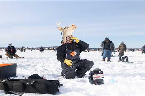 Hot Dogs, Schnapps, and Live Minnow Shots: Grub From the World’s Biggest Ice Fishing Tournament