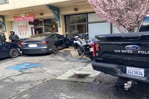 Driver crashes Tesla into San Mateo restaurant Little Hunan