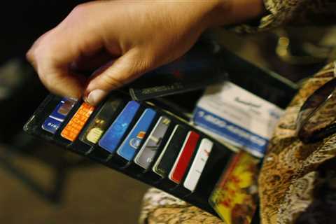 Proposed federal rule would lower credit card late fees ⋆