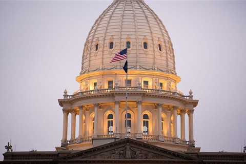 Right to Work repeal, prevailing wage clear Legislature, head to governor