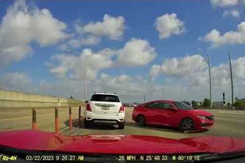 Quick-thinking drivers avoid potential crash in Miami