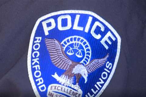 Rockford cop charged with battery