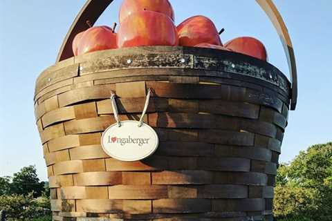 25 Weird Ohio Roadside Attractions You Should Visit, from the World’s Largest Basket of Apples to..