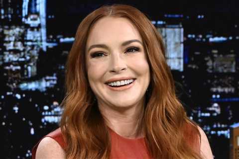 Graceful & Glowin’! Lindsay Lohan Proudly Shows Off Growing Baby Bump (PHOTOS)