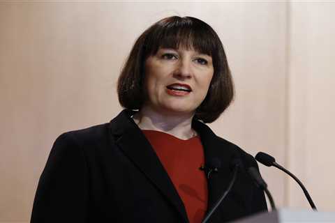 Labour dramatically downgrades flagship economic plan – as Rachel Reeves admits she was ‘foolish’..