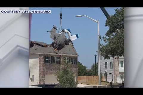 Plane removed from Georgetown house following crash | FOX 7 Austin