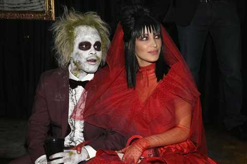 24 Iconic Celebrity Couples’ Costumes For Halloween