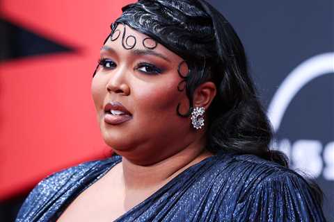 Lizzo Sued By Ex-Dancers Over Sexual Harassment, Weight Discrimination, & False Imprisonment..