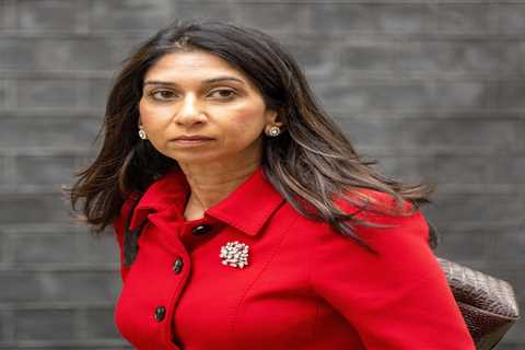 Suella Braverman accuses Sir Keir Starmer of trying to ‘sabotage’ efforts to stop small boats..