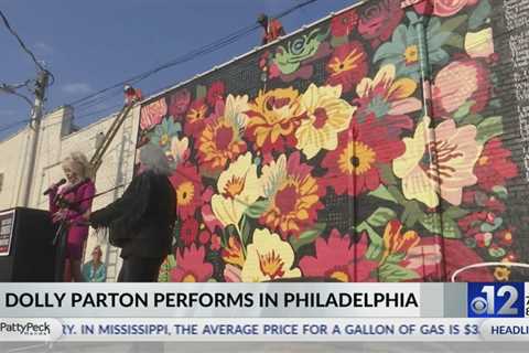 Dolly Parton performs in Philadelphia