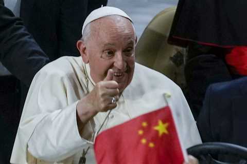 Pope issues landmark pledge to China — RT World News