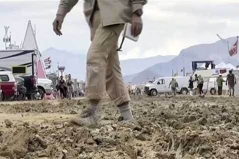 ‘Burners’ stuck in the Nevada mud finally allowed to leave