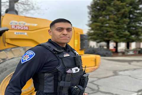 Alameda PD officer who saved child’s life receives commendation