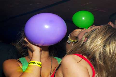 Laughing Gas to be Banned: Serious Users Face Jail Time