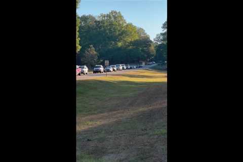 Fatal wreck backs up traffic on Natchez Trace