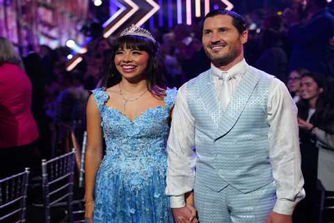 Xochitl Gomez Works Through Apparent ‘DWTS’ Injury During Monster Night