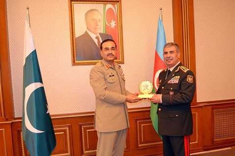 Azerbaijan, Pakistan discuss issues of military co-op (VIDEO)