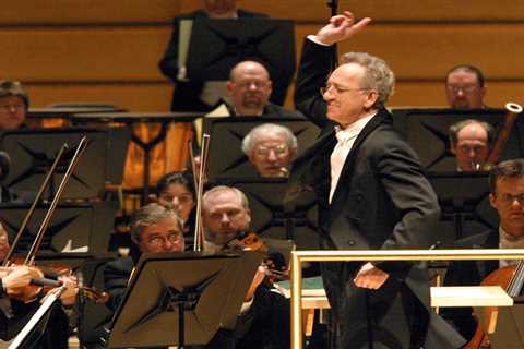 Yuri Temirkanov, world-renowned conductor, dies at 84